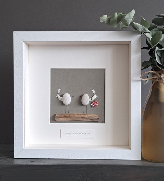 Gullfriends | Best friend gift | Girlfriends | Original Irish Pebble Art | Friendship | Girls just want to have fun
